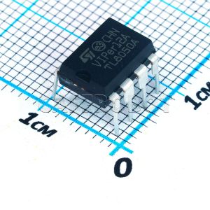 آی سی VIPER12A پکیج DIP-8