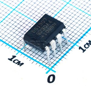 آی سی ساعت DS1307 پکیج DIP-8